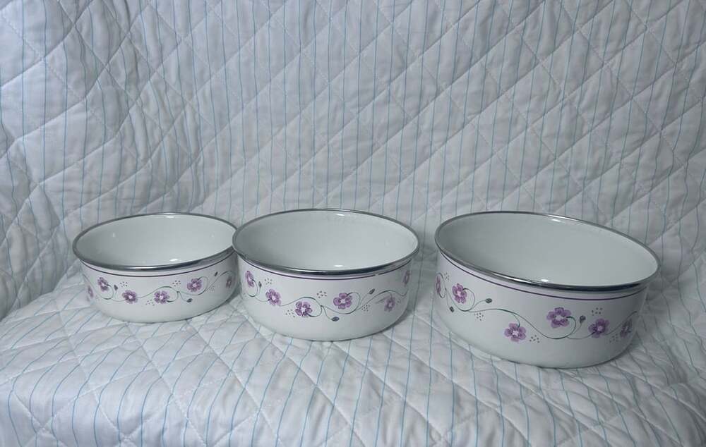 Vintage Enamel Nesting Bowls Floral Purple White Set of 3